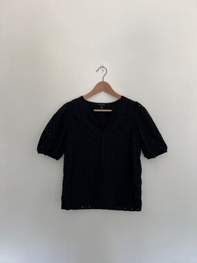 banana republic black eyelet puff sleeve blouse, size small